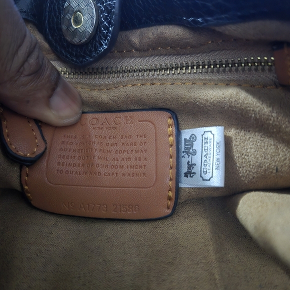 COACH Horse & Carriage Tote Bag Black/Yellow Leather Trim A1773-21586 - Picture 6 of 16